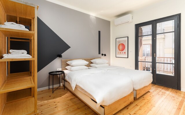 Vista by halu' Spacious City Centre Home
