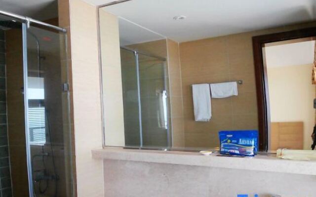 Yangjiang Hailing Island Poly Shili Yintan Fourth Quarter Holiday Apartment