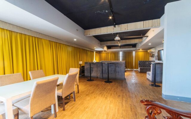 RedDoorz Premium @ West Avenue Quezon City