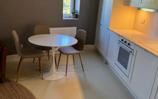 Aaron Glen Guest Apartments