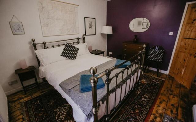 Unique, cosy, Lake District artist hideaway - 5 bd