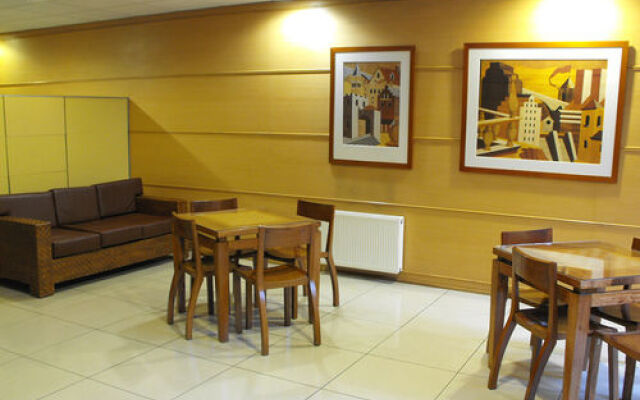 Seven Apart Hotel