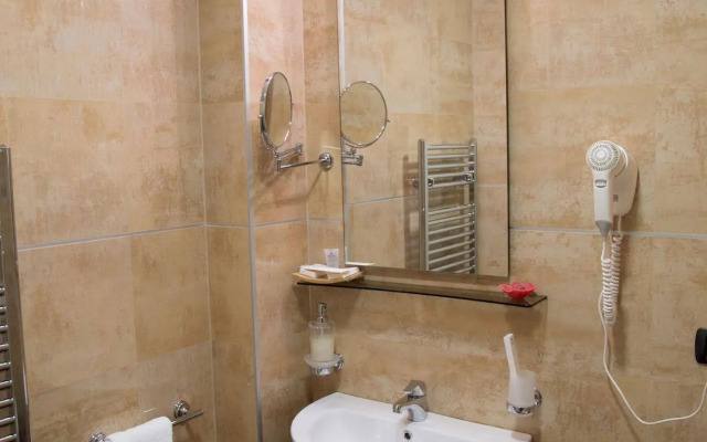 Groane Hotel Residence