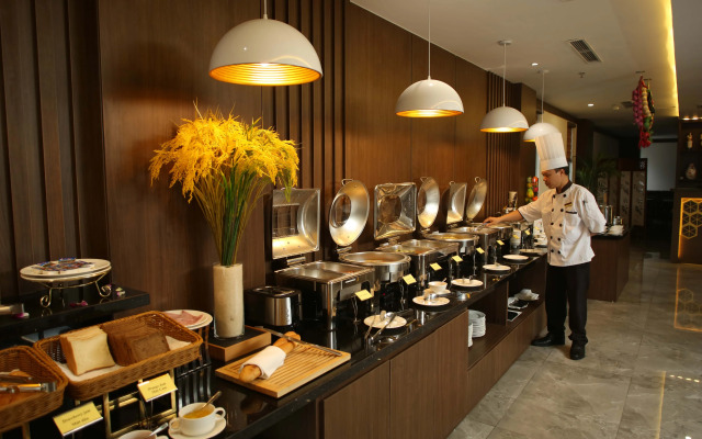 Reyna Hotel Hanoi