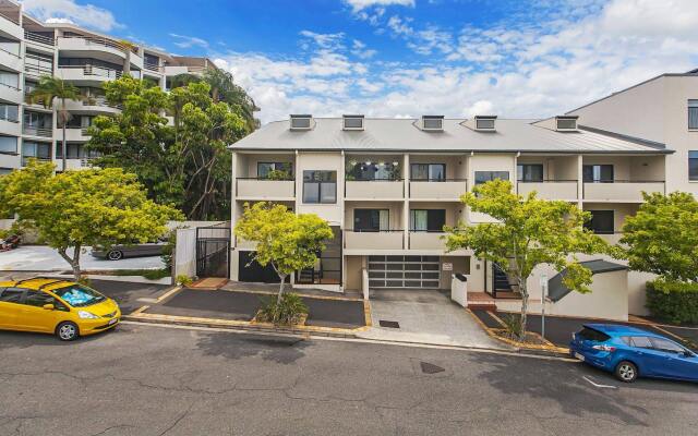 Spring Hill Central Apartments