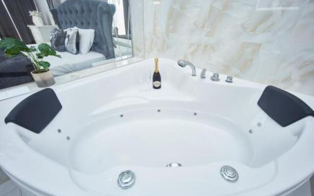 Arkadia Palace Luxury Apartments