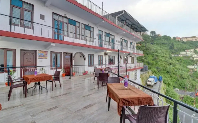 OYO 92514 Savitri Hotel Nand Palace