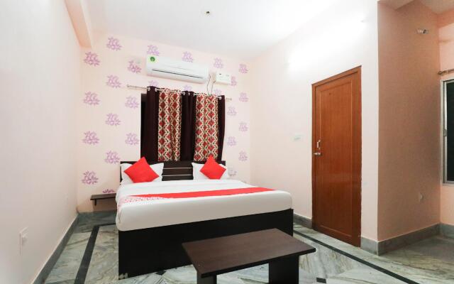OYO 42633 Aarshi Palace