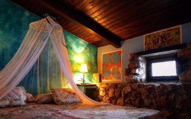 Room in Guest Room - La Quinta de Malu Romantic Hotel in Cuenca