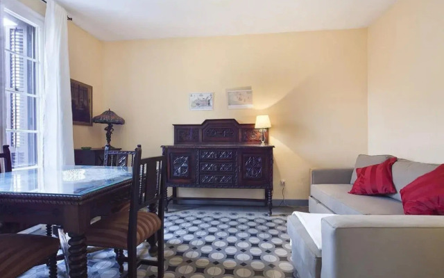 Centric Unique Bohemian 3 BR Apartment - HOA 42136