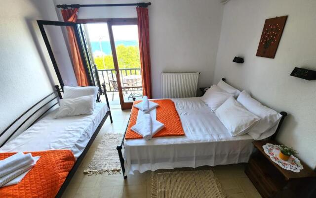 Yalla Hotel Chorefto