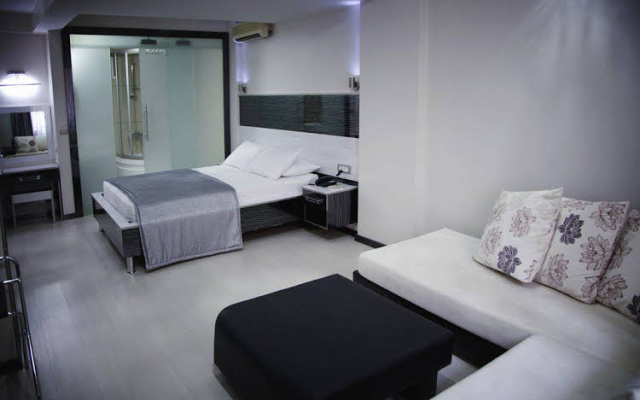 Halley Hotel