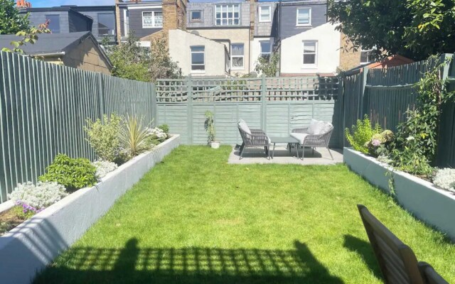 Lovely 1BD Flat w/ Private Garden, Clapham Park