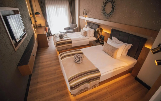 Panagia Suite Hotel
