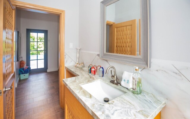 Casa Catarata 3 Bedroom Home by RedAwning
