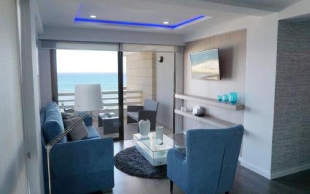 Lazuli Beachfront Apartment 144