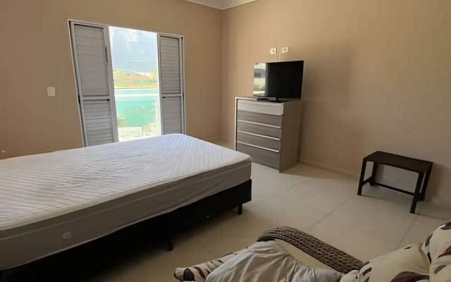 Casa com piscina em Boraceia