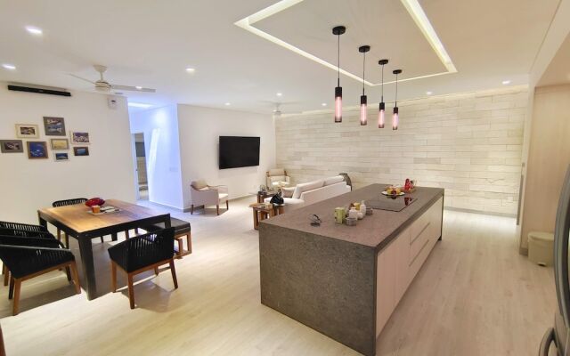 1st Luxury Warehouse