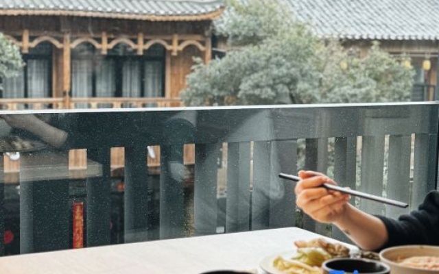 Annai · Xizhou Legend Hotel (Waterfall Town Retreat, Furong Town) – Meal – Xiangxi