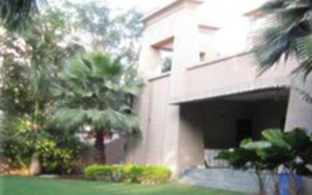 Oxford Suites & Rooms