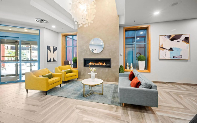 Alpenglow Lodge Family Studio with Sofa Bed by MVA