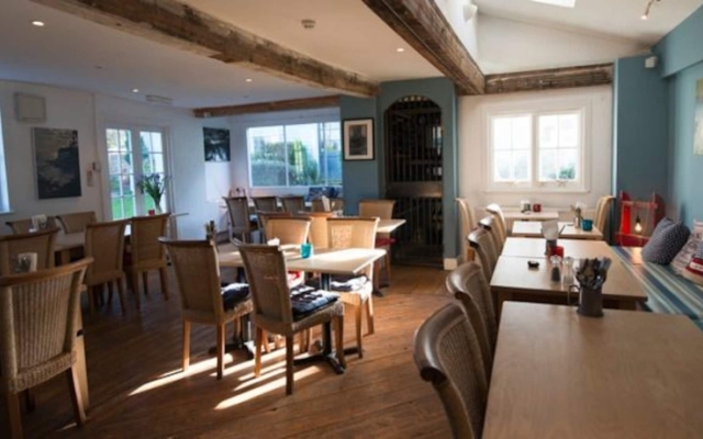 The White Cliffs Hotel