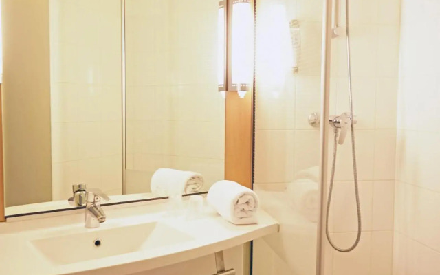 ibis Saint-Étienne - La Terrasse