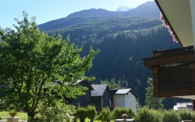 Romantica Saas-grund