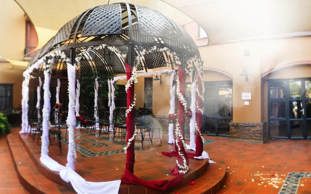 Royal Elephant Hotel & Conference Centre