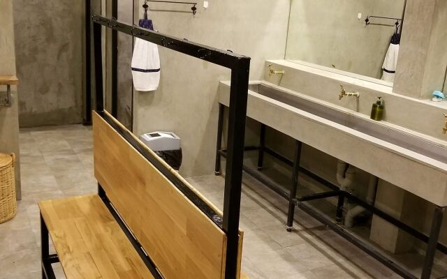 Bed To Bangkok - Hostel