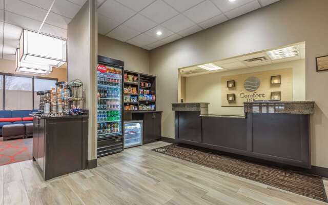 Comfort Inn Alton near I-255
