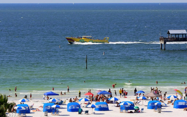 Pier House 60 Clearwater Beach Marina Hotel