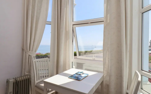 2 Beach View @ Beaconsfield House