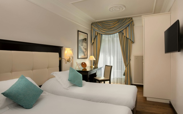 Grand Hotel Suisse Majestic, Autograph Collection – Guest Rooms – Montreux