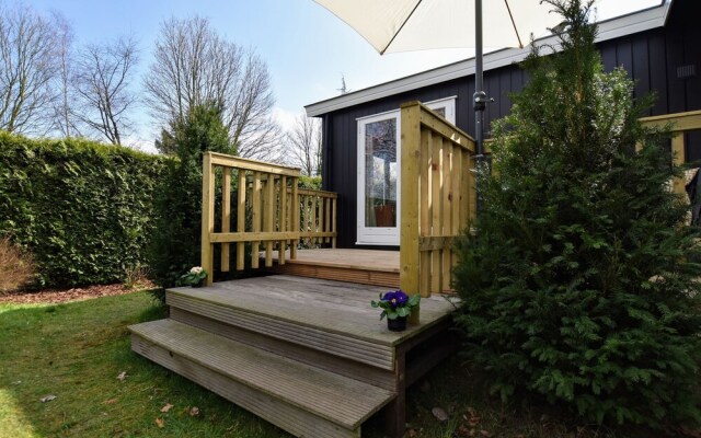 Tasteful Chalet With Veranda in the Veluwe