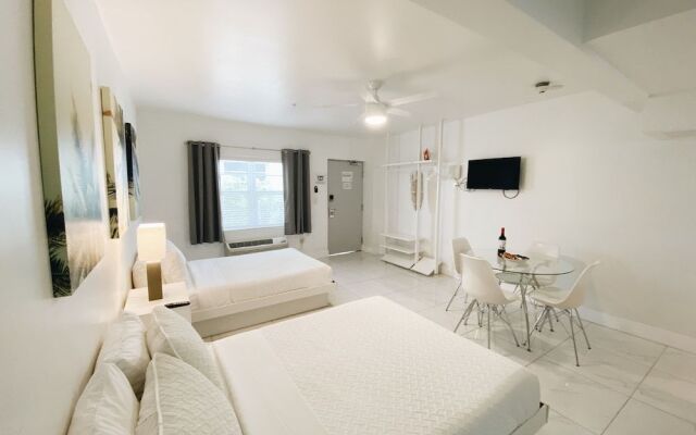 Samantha Apartments by Lowkl