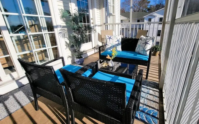 Sandy Bottom Circle 6301