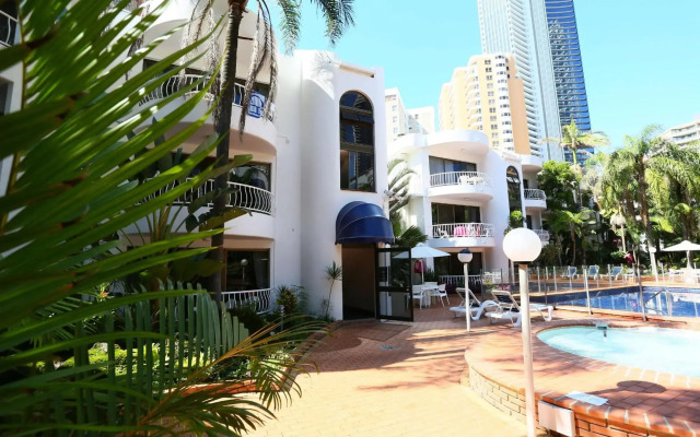 St Tropez Apartments