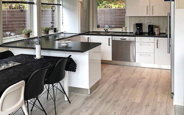 10 Person Holiday Home in Lyngdal-by Traum
