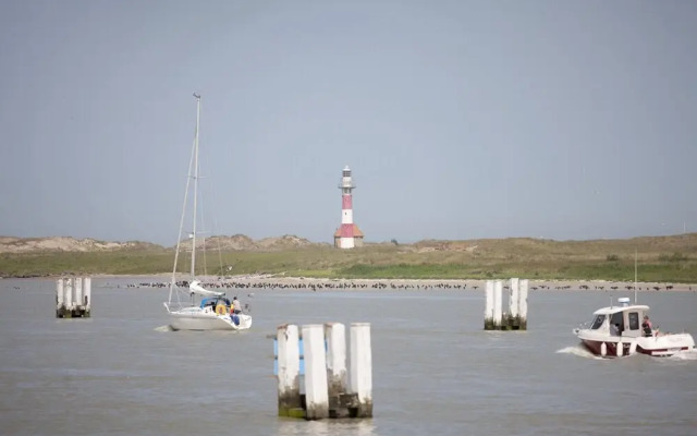 Charming Waterside Getaway