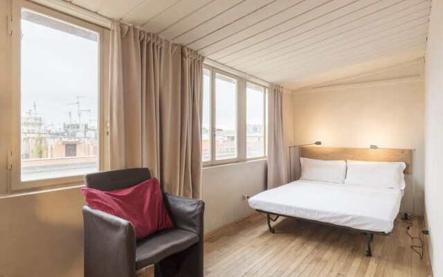 Unique Stylish Flat up to 6 Guests Near Vatican