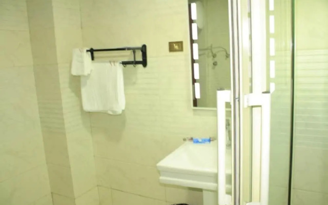 Golden Park Apartment Hotel