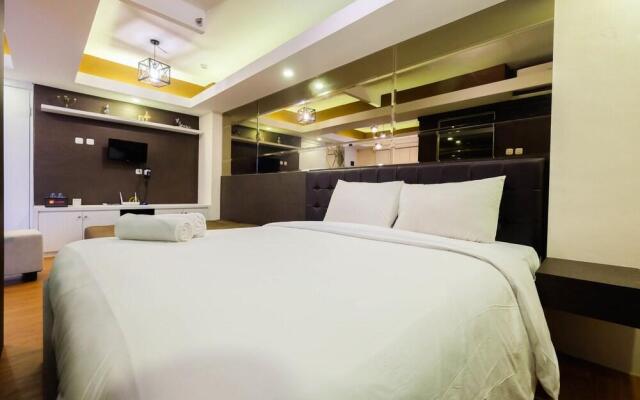 Spacious Studio Room at Green Pramuka Apartment