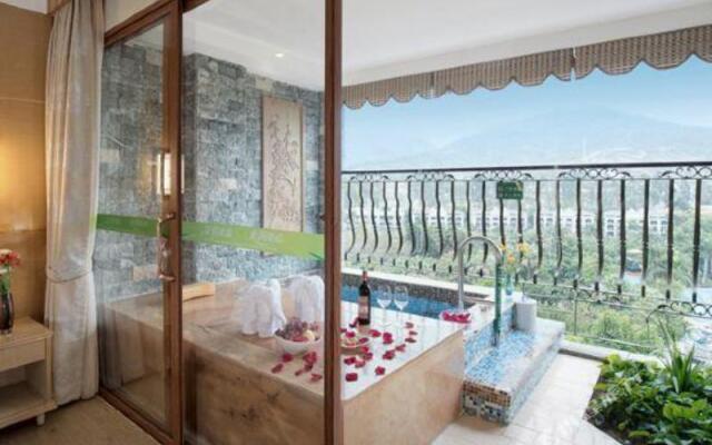Xinyinzhan Hot Spring Holiday Resort