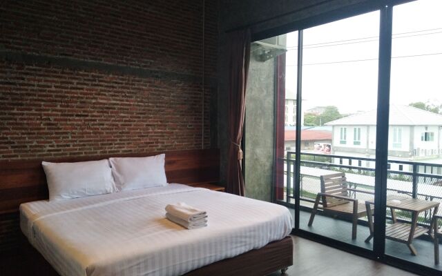 One Four Seven Hotel & Snooker Bar