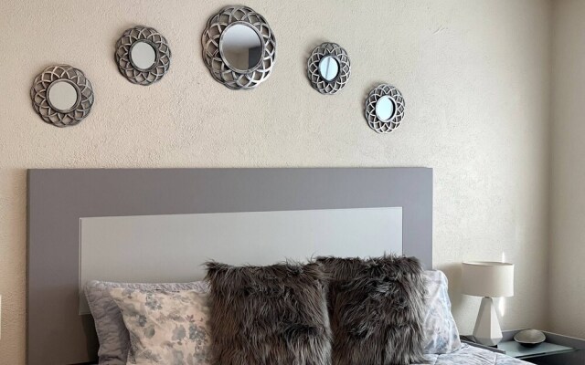 Large and Comfortable Apartment in Napoles Area Neighborhood