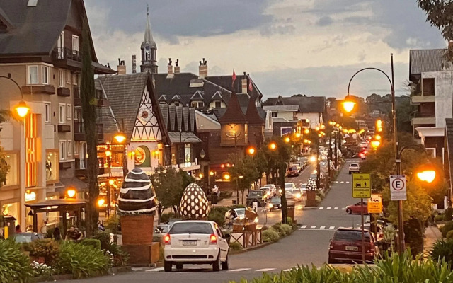 L' Adresse Reserve 203A