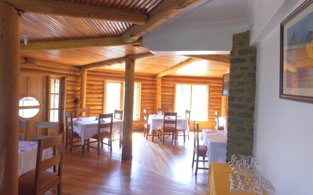 Trackers Safari Lodge Bwindi