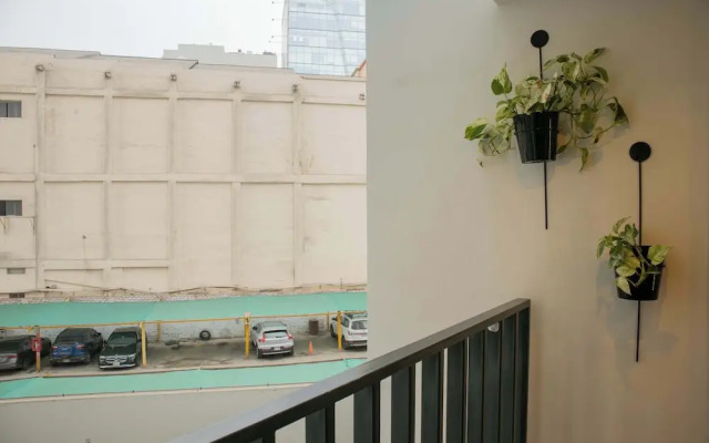 w Exceptional 1BR w Balcony in San Isidro