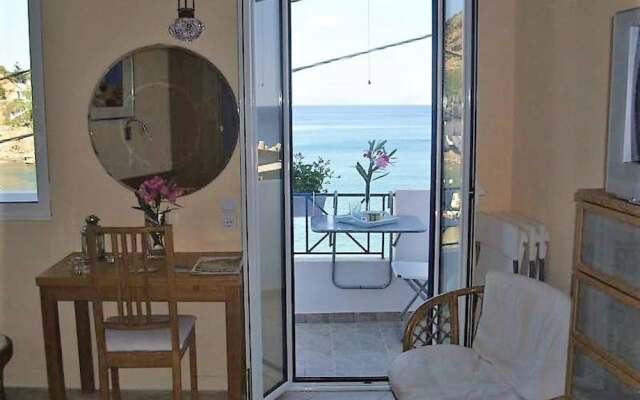 Alkistis Cozy by The Beach Apartment in Ikaria Island Intherma Bay - 2nd Floor